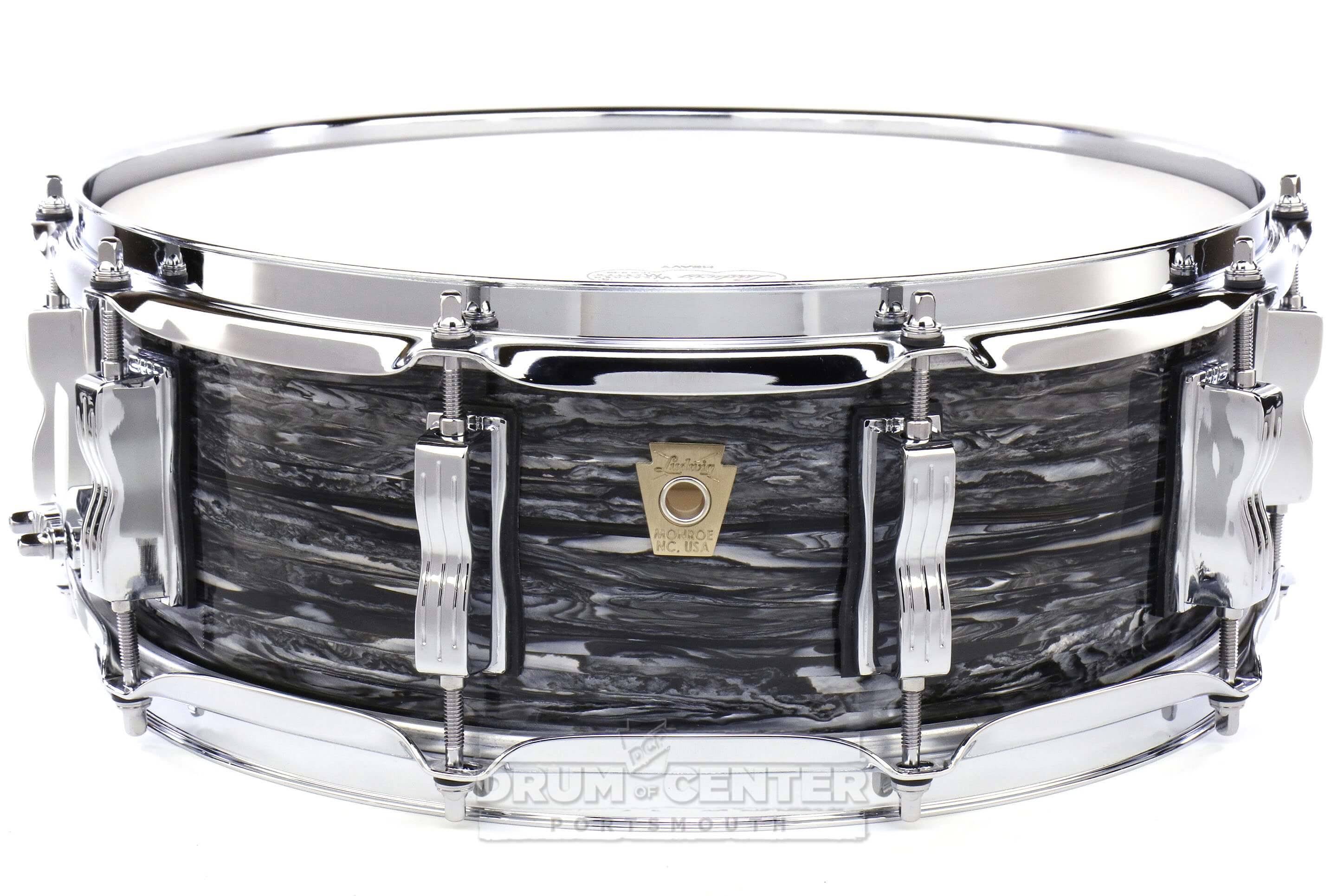 Vintage Black Oyster 5 x 14 inch Maple Snare Drum K591