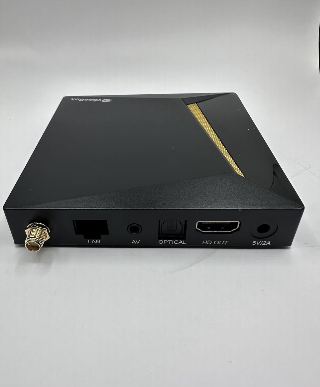 vSeeBox with Bluetooth Voice Remote & Wi-Fi S921570