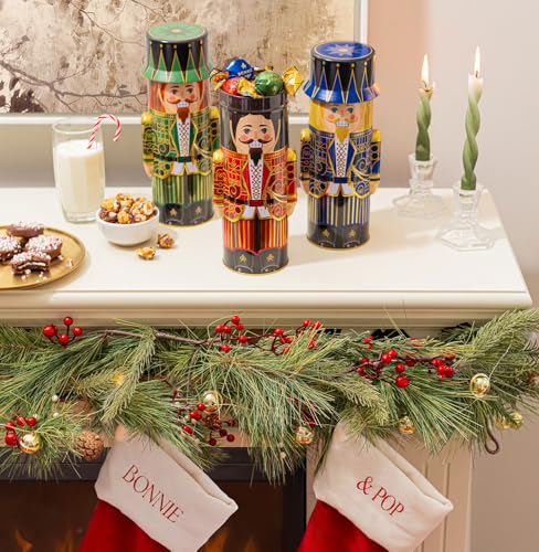 Christmas Gift Baskets with Chocolate, Cookies, Gourmet Snacks, Candy Brittle G466