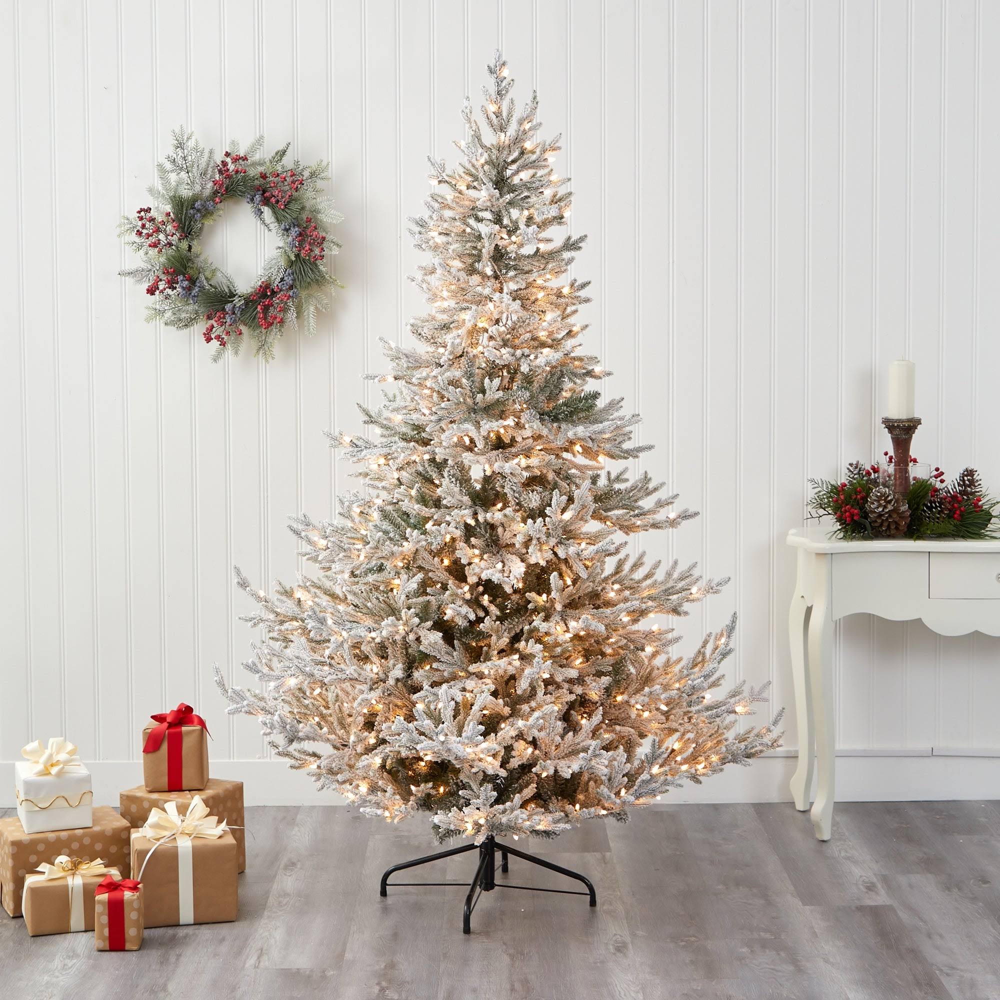 Flocked Fraser Fir Christmas Tree with 600 Warm White Lights Y97377