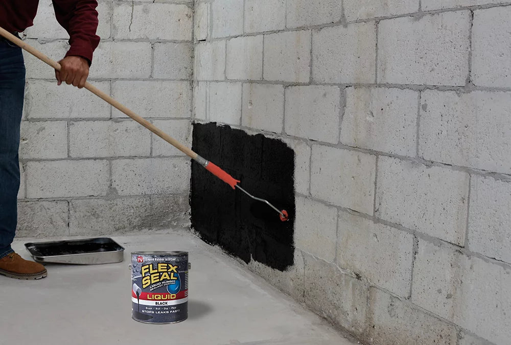 White 32 oz Liquid Rubber Sealant Coating G700