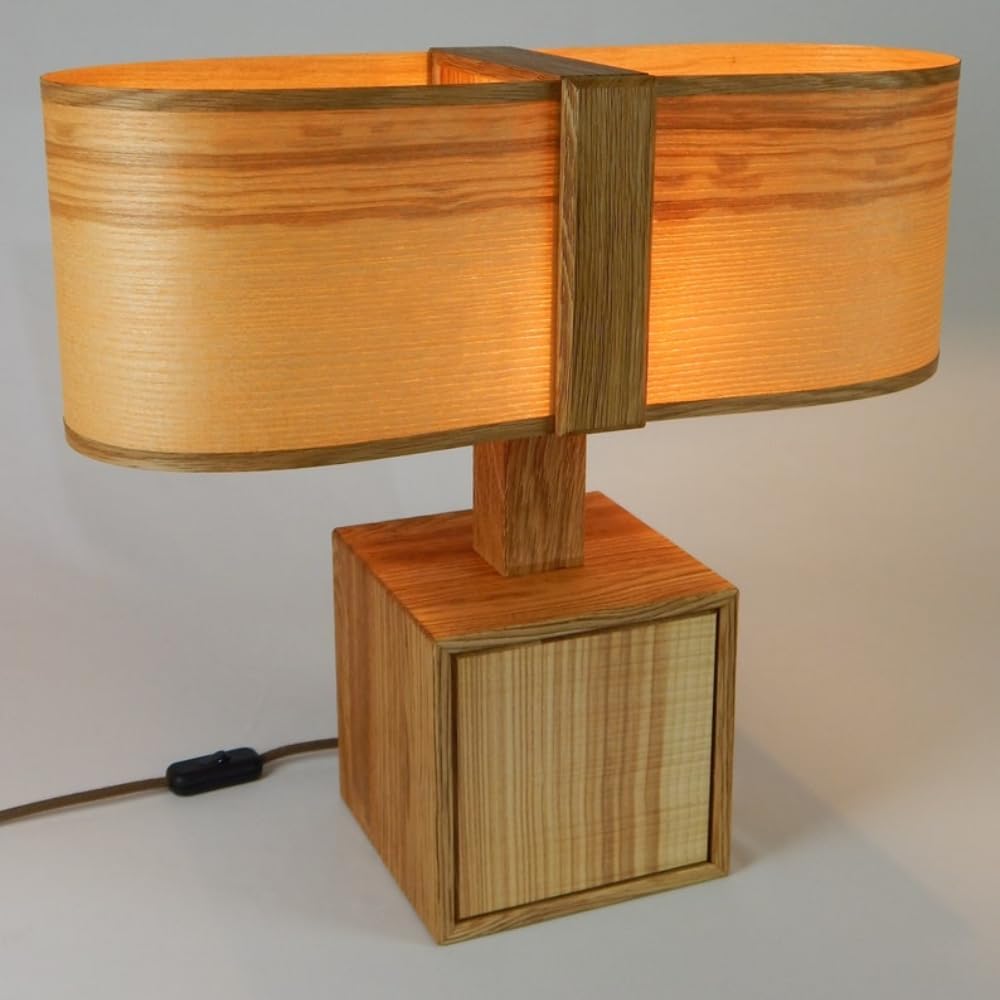 20"W x 18"H x 8"D Oak Wood Table Lamp W731