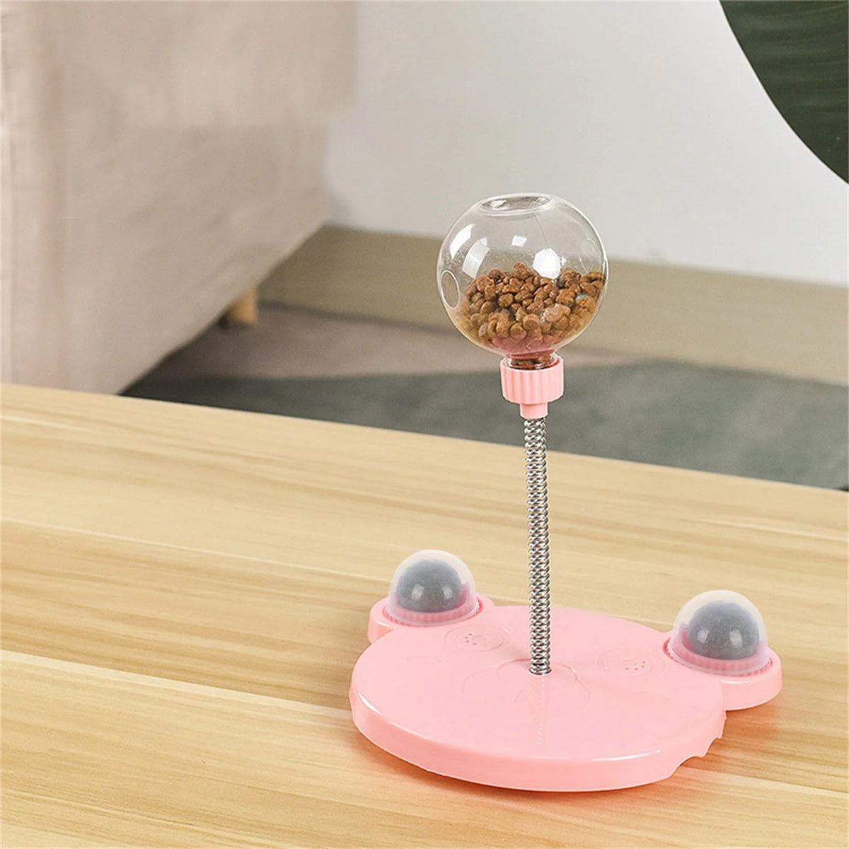 Treat Dispenser Dog Toy with Peppermint Balls L993768