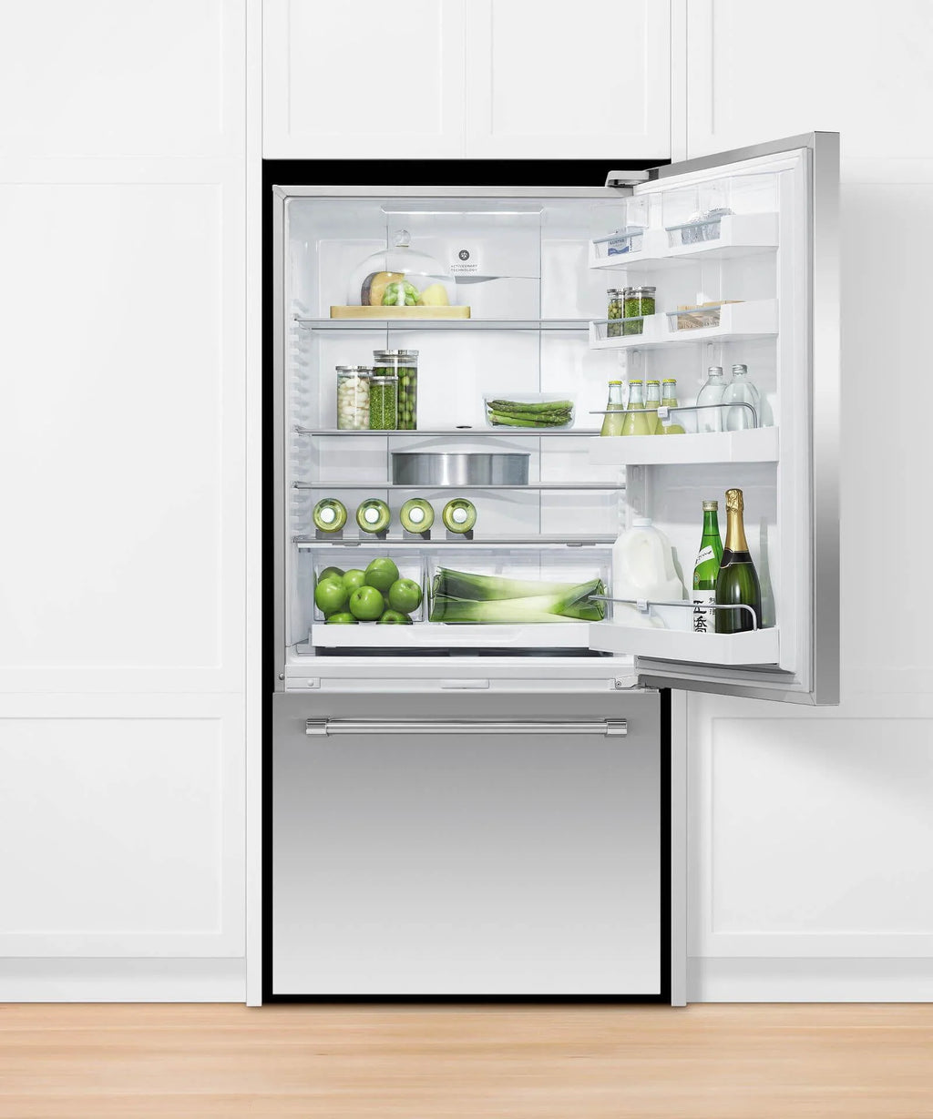 32 Wide 17.1 Cu. Ft. Bottom Freezer Refrigerator - Stainless X670