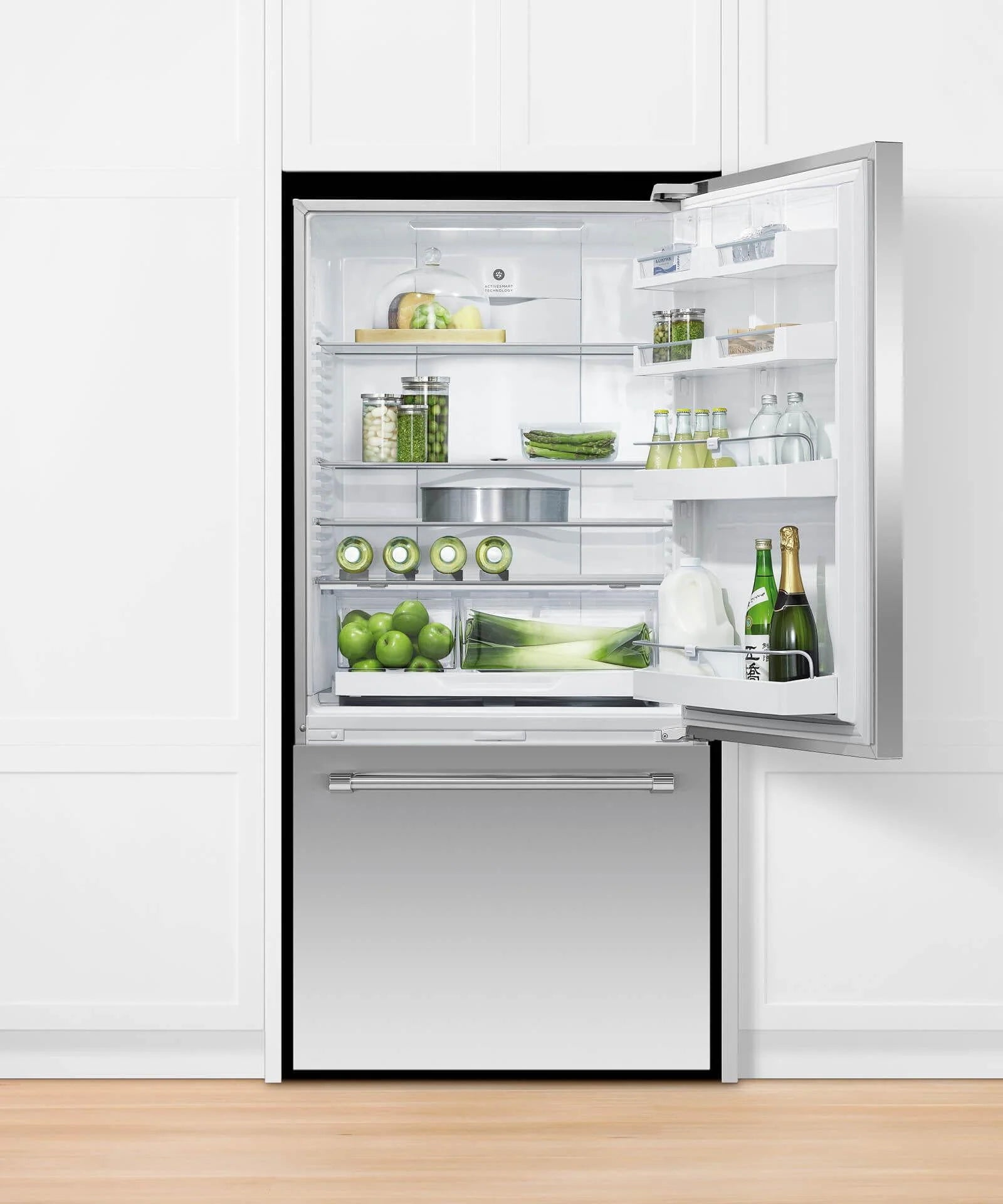 32 Wide 17.1 Cu. Ft. Bottom Freezer Refrigerator - Stainless X670