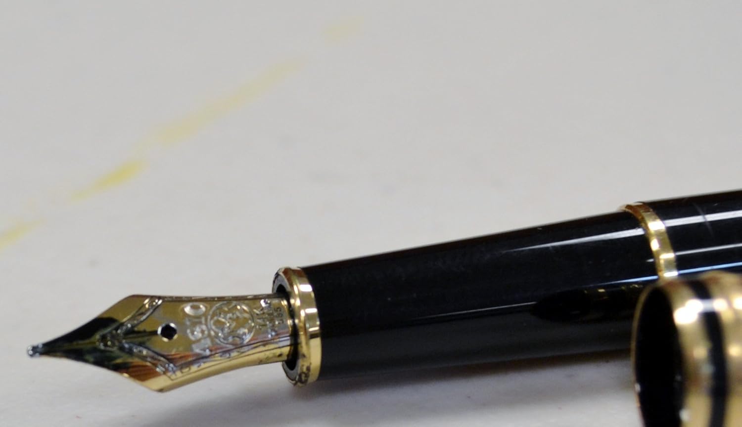 Black with Gold Trim Fountain Pen X649493