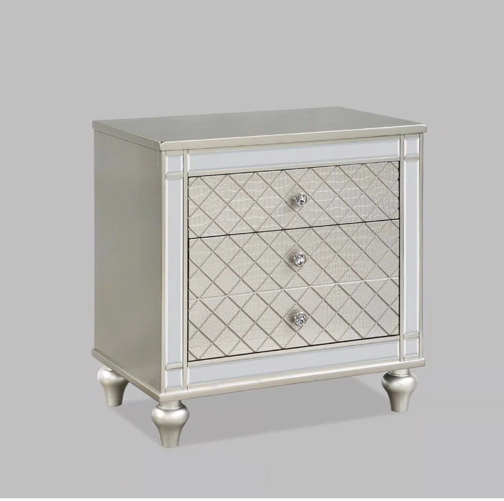 Gray Fabric Queen Size Bed and Nightstand Set W8924