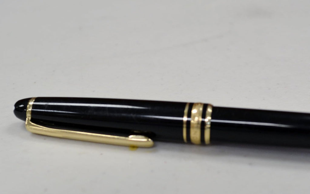 Black with Gold Trim Fountain Pen X649493
