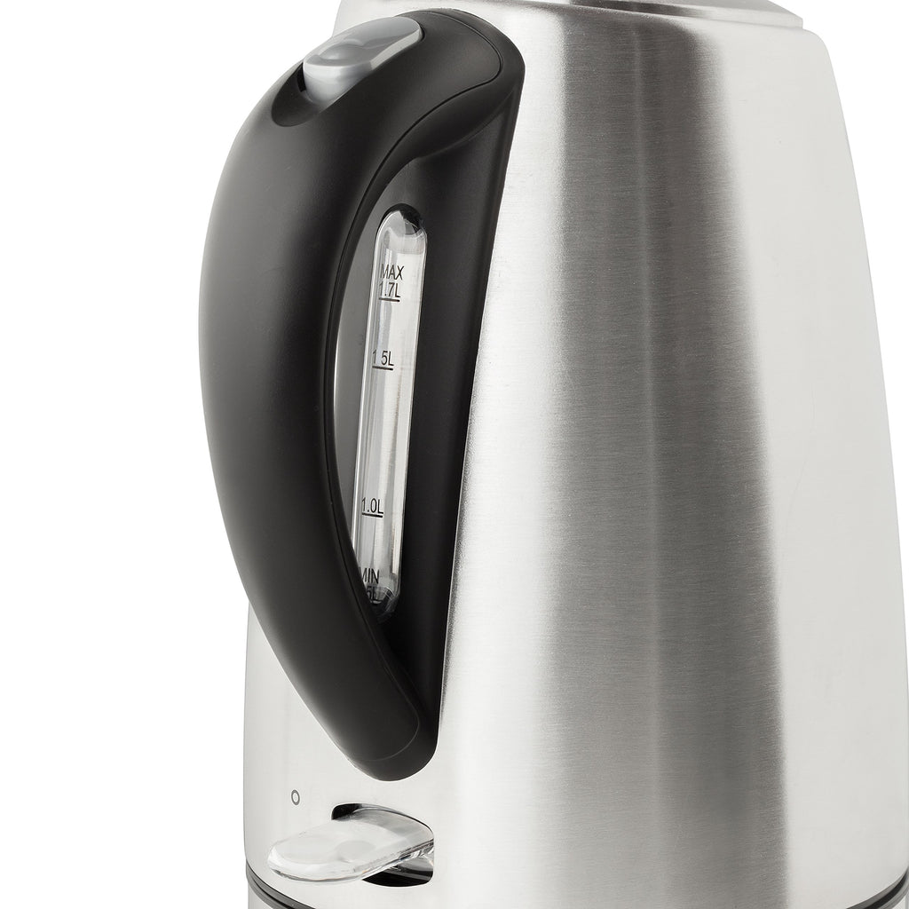 1.7-Liter Silver Kettle O682