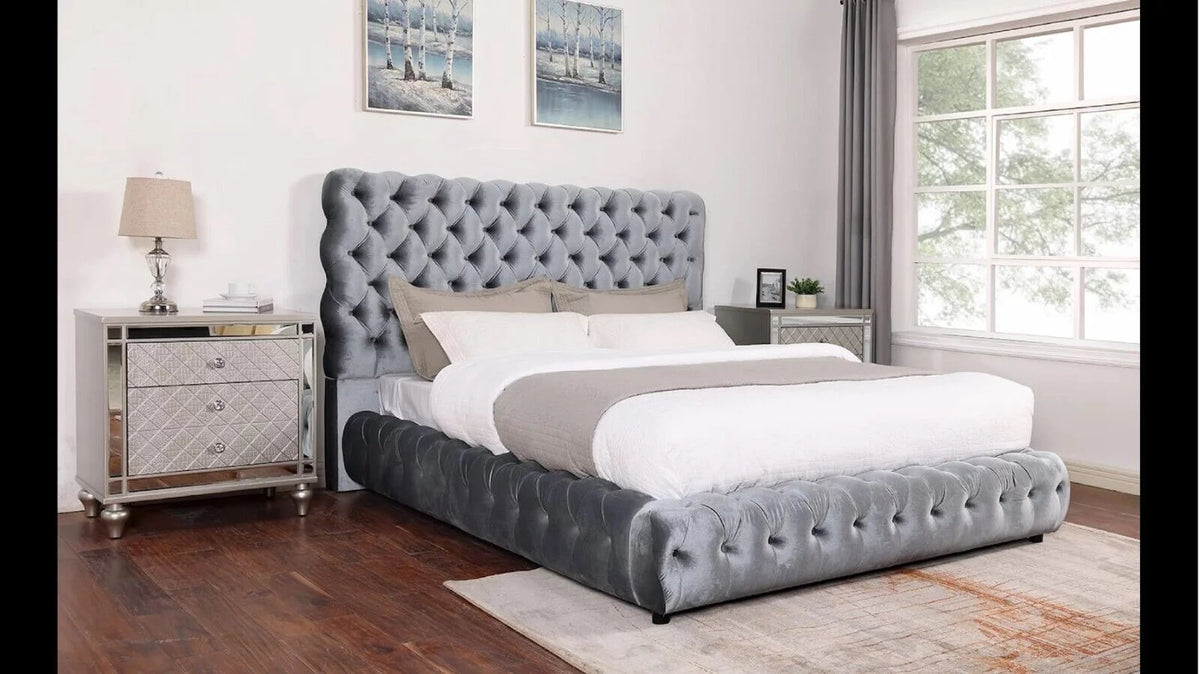 Gray Fabric Queen Size Bed and Nightstand Set W8924