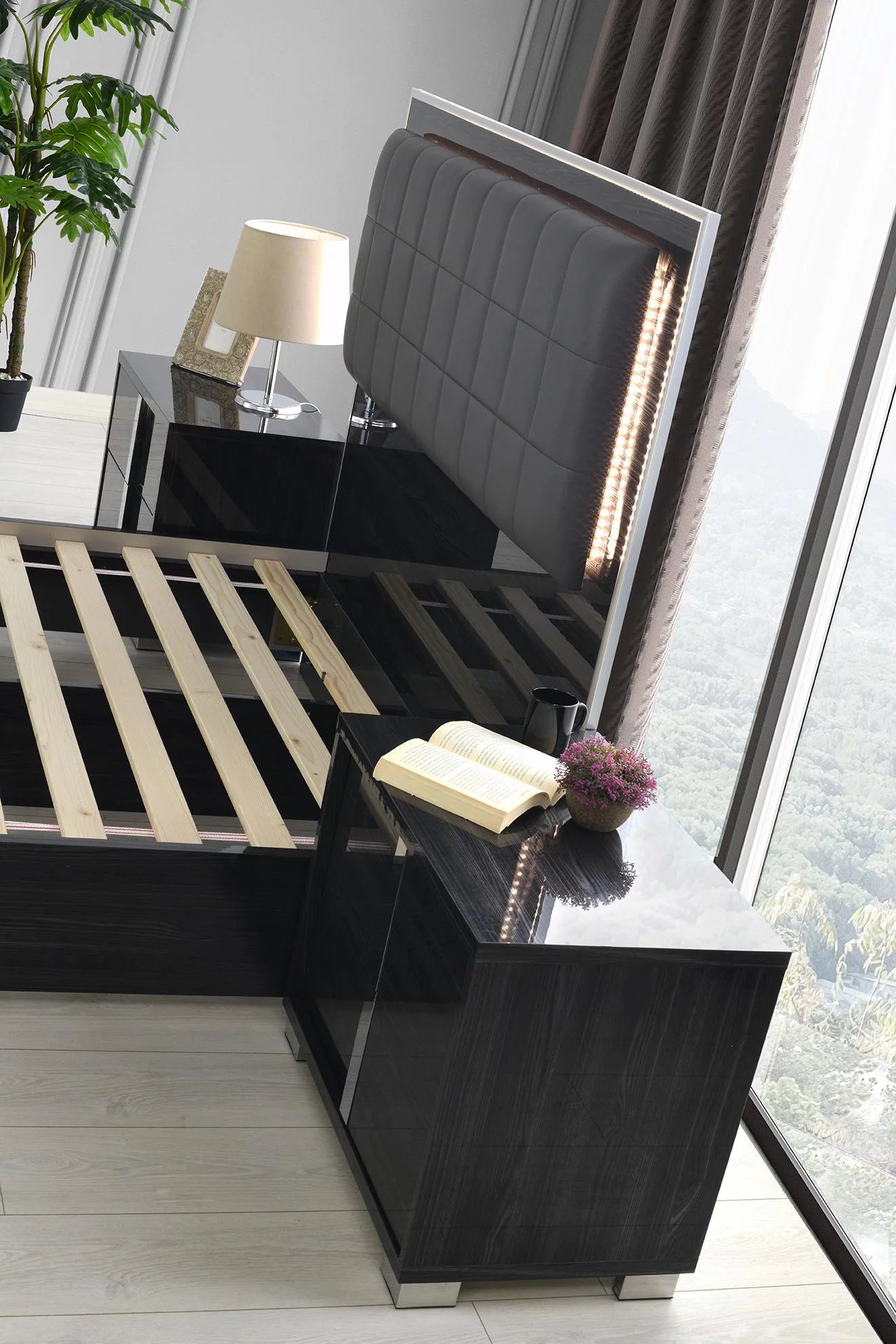 Gloss Grey Queen Bed with LED Light Y4193