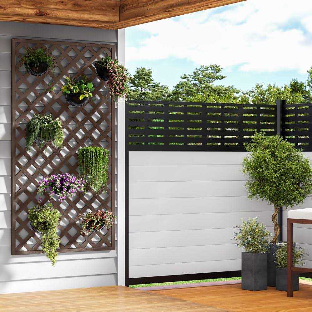 4 ft x 8 ft Vinyl Lattice X103415