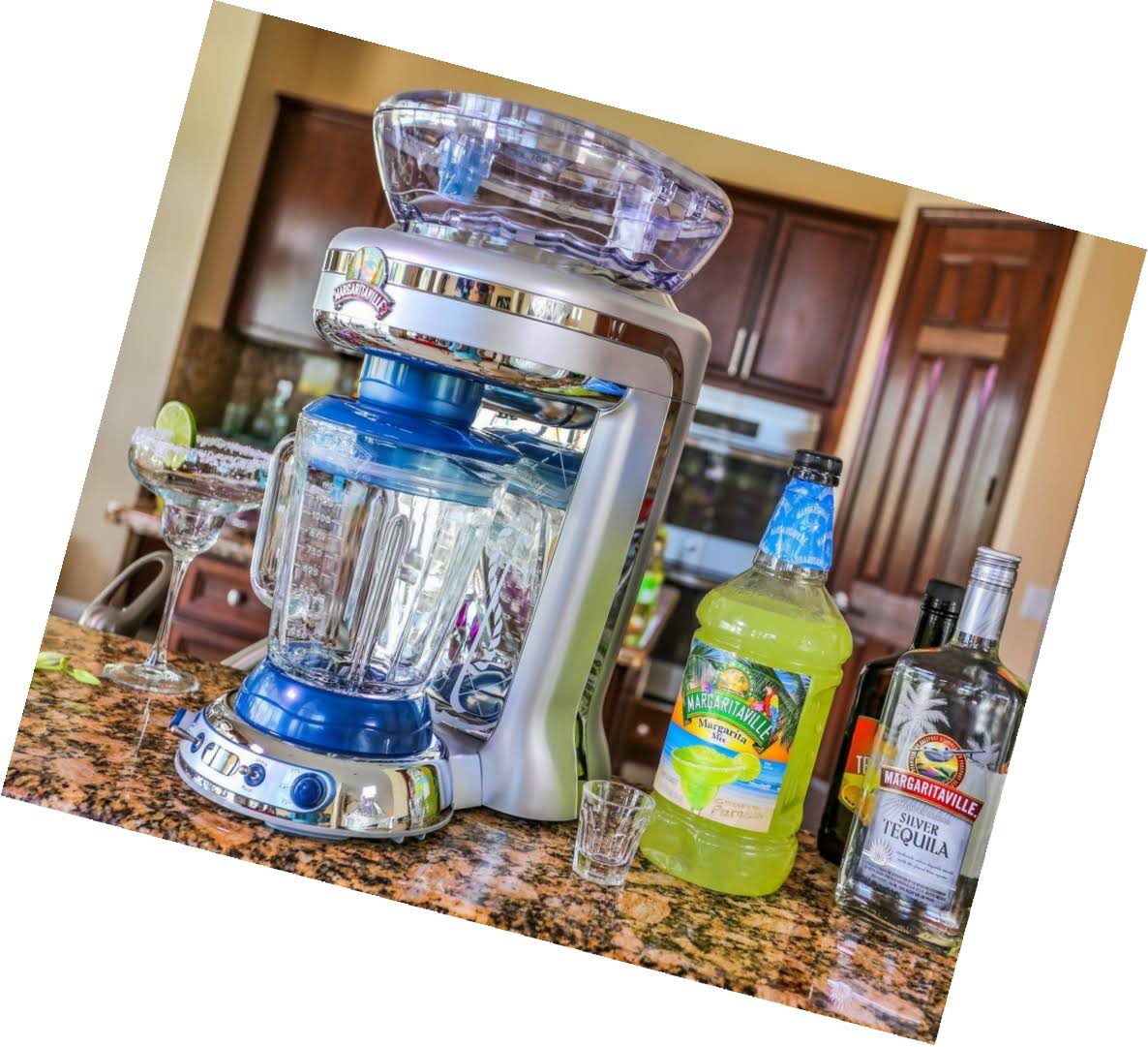 Frozen Concoction Maker with Easy Pour Jar and XL Ice Reservoir D24889
