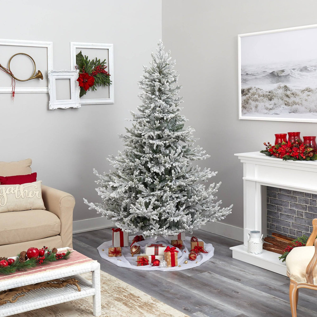 Flocked Fraser Fir Christmas Tree with 600 Warm White Lights Y97377