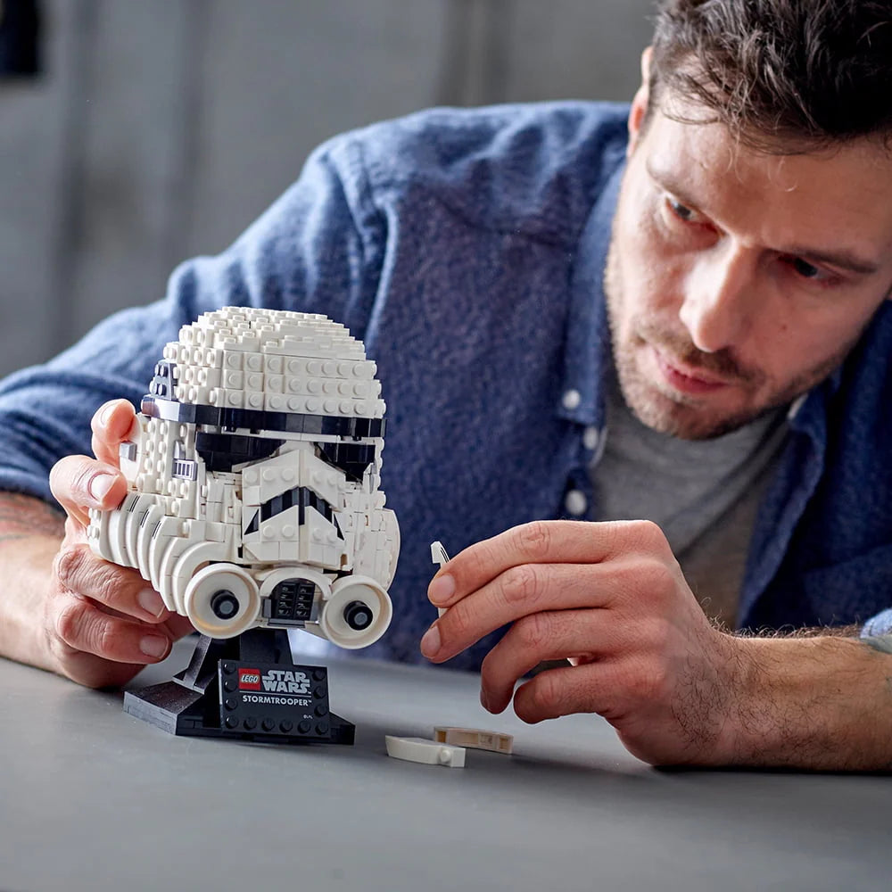 Star Wars Stormtrooper Helmet Building Kit (647 Pieces) U939